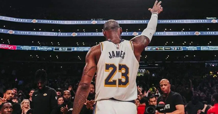 5 of the Most Iconic LeBron James Moments as "The King" Turns 40